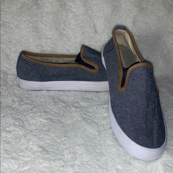 Like new American Eagle 🦅 Casual Denim Slip-On Sneakers - Picture 1 of 7